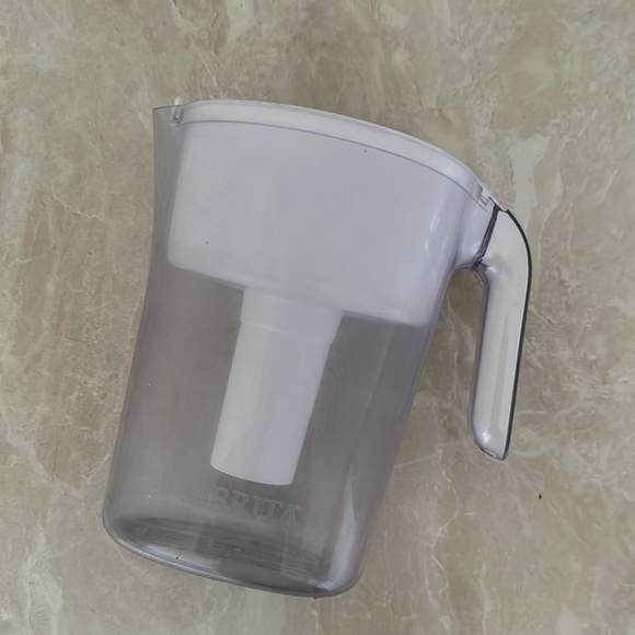 Brita water filter pitcher - Picture 2 of 4